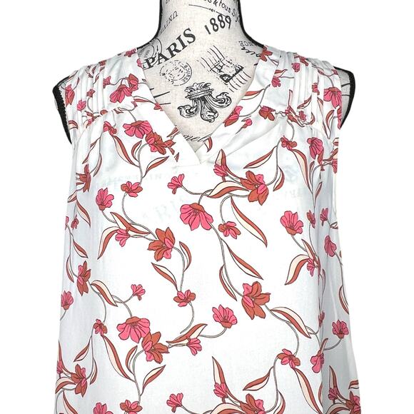 41Hawthorn MEDIUM Hannah Blouse - Stitch Fix Sleeveless V-Neck Floral Top - Picture 7 of 13